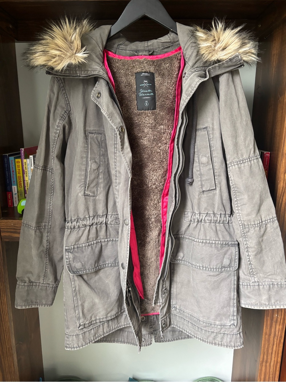GAP Women's Olive Green Hooded Parka with Faux Fur Trim
